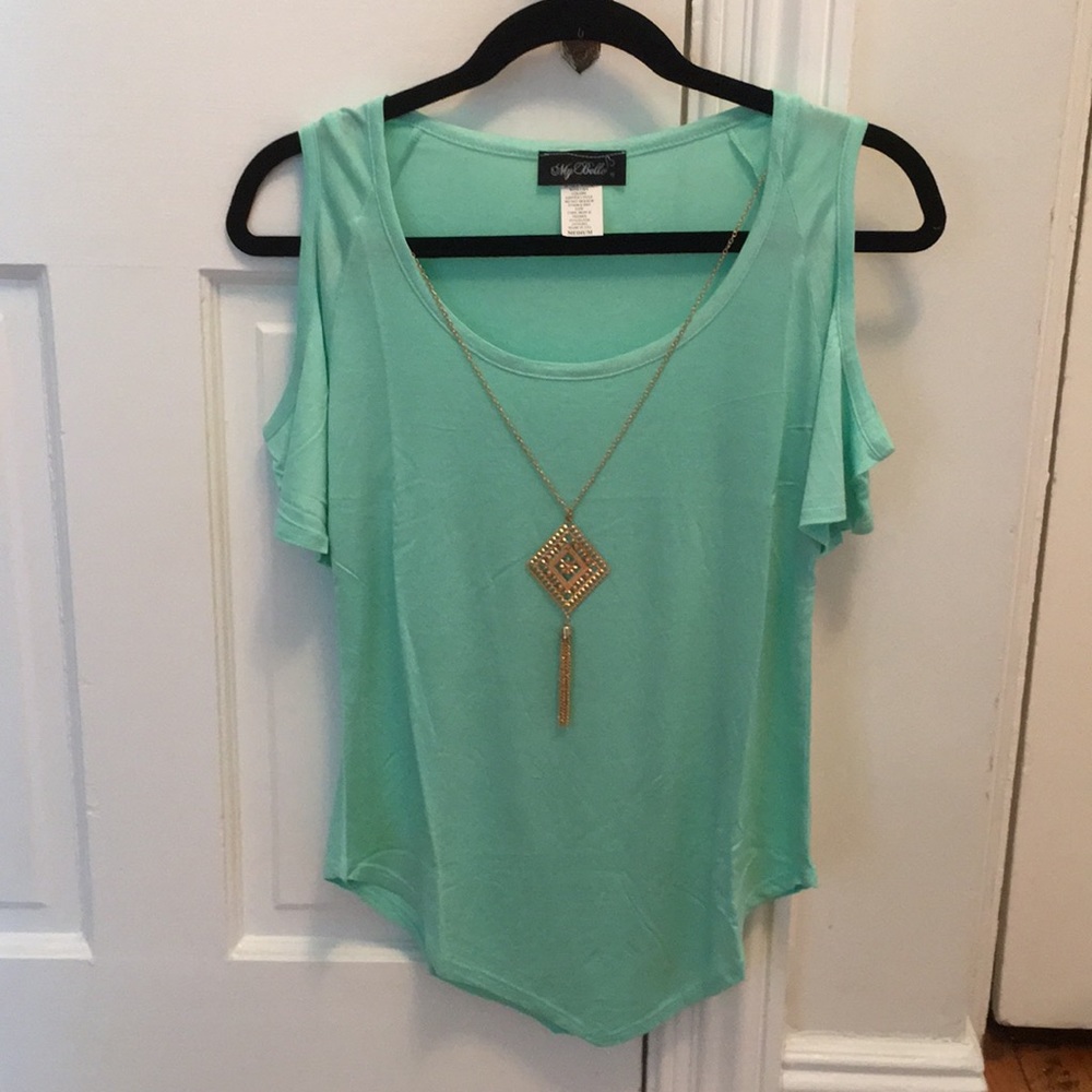 Cut out shoulder top with Necklace